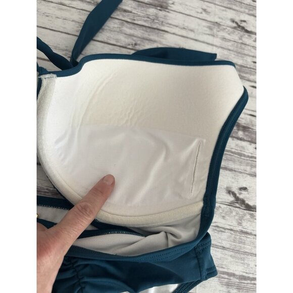 Victoria’s Secret Halter Green High Cut Bikini Size Medium/D - Picture 6 of 10